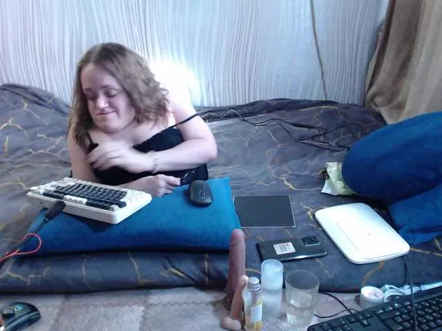 Live sex webcam photo for Julia-79 #291219763