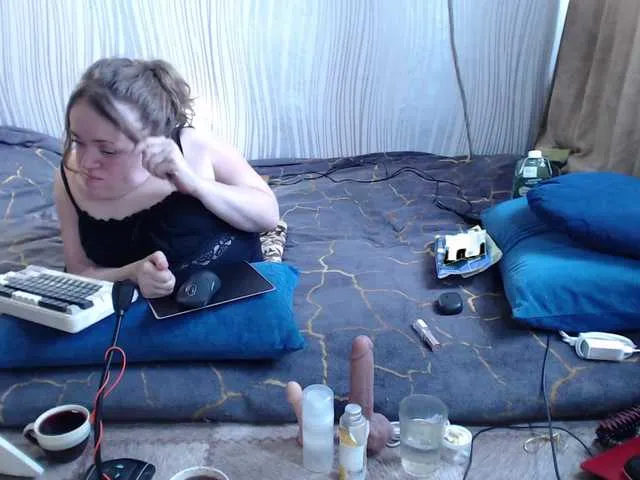 Live sex webcam photo for Julia-79 #291265796