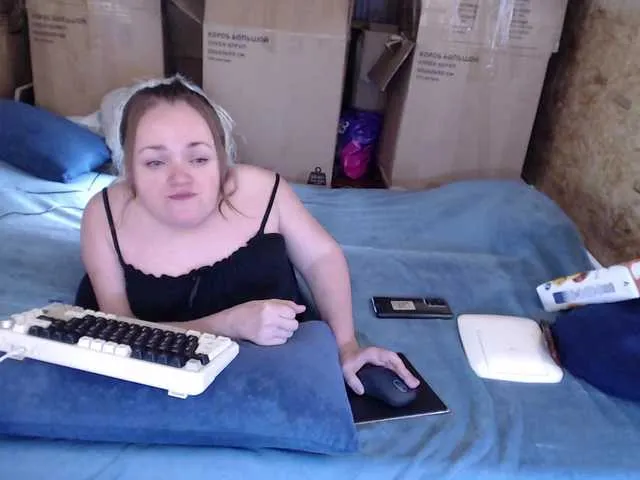 Live sex webcam photo for Julia-79 #291423562