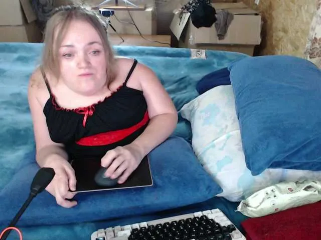 Live sex webcam photo for Julia-79 #291576635