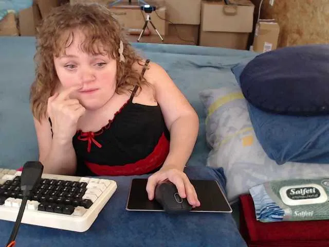 Live sex webcam photo for Julia-79 #291836486