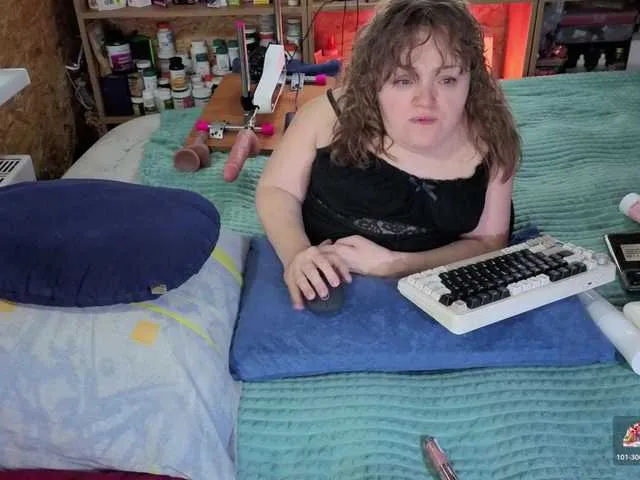 Live sex webcam photo for Julia-79 #292260233