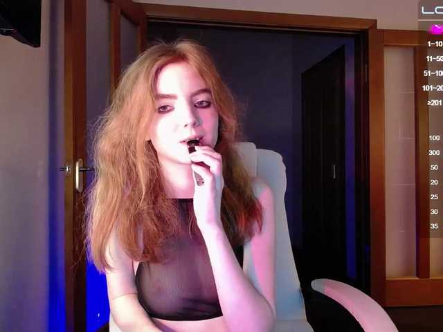 Live sex webcam photo for Julia44442 #275492398