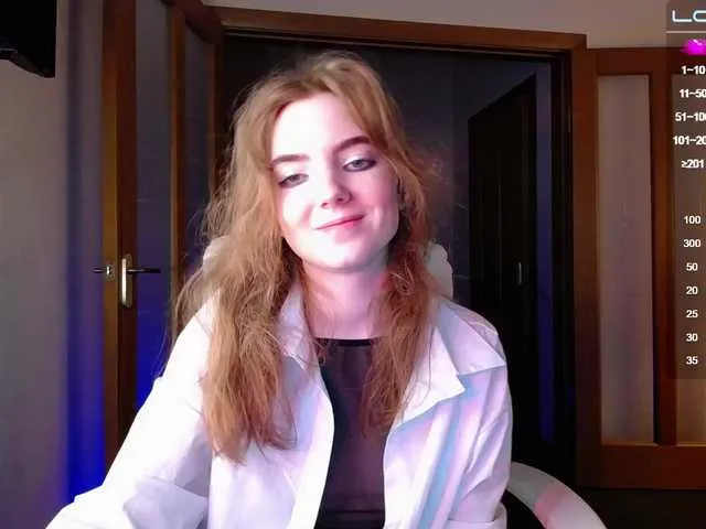 Live sex webcam photo for Julia44442 #275536551