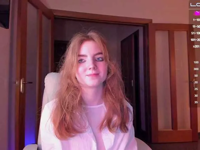 Live sex webcam photo for Julia44442 #275600355