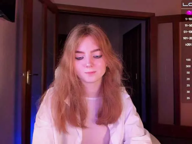 Live sex webcam photo for Julia44442 #275615914