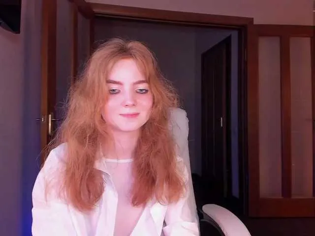 Live sex webcam photo for Julia44442 #275652096