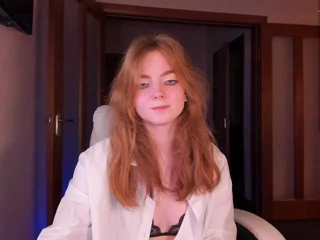 Live sex webcam photo for Julia44442 #275701468