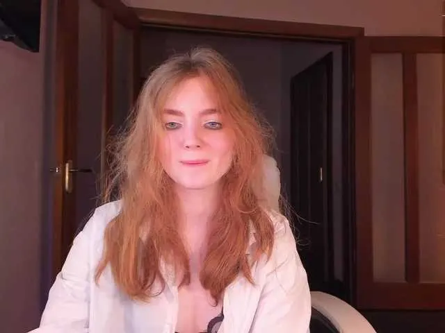 Live sex webcam photo for Julia44442 #275729223