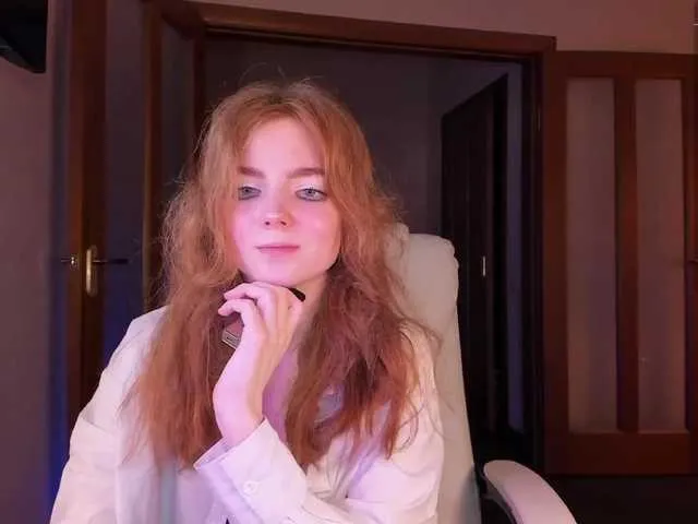 Live sex webcam photo for Julia44442 #275736418