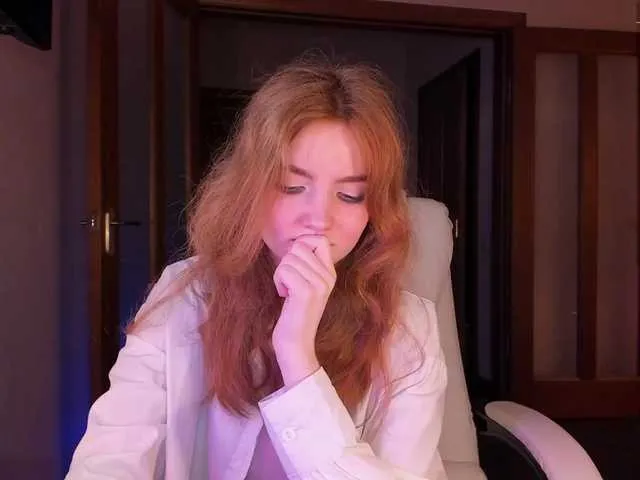 Live sex webcam photo for Julia44442 #275752203