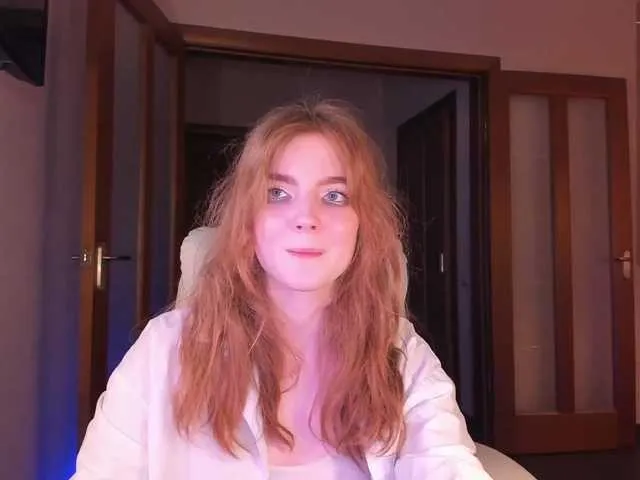 Live sex webcam photo for Julia44442 #275773336