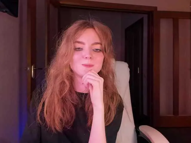 Live sex webcam photo for Julia44442 #275855077