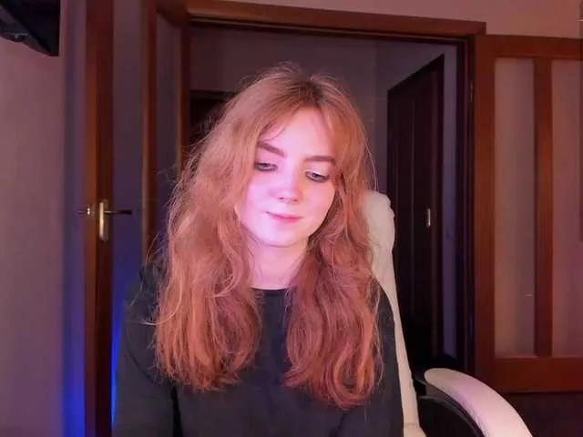 Live sex webcam photo for Julia44442 #275877671