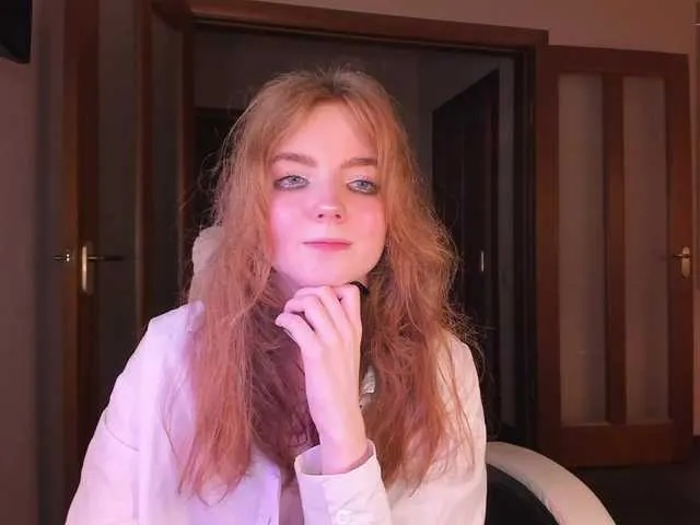 Live sex webcam photo for Julia44442 #275977235