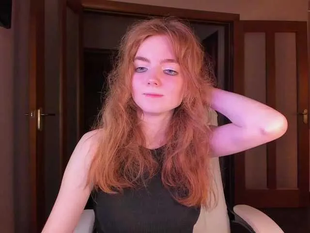 Live sex webcam photo for Julia44442 #275992854