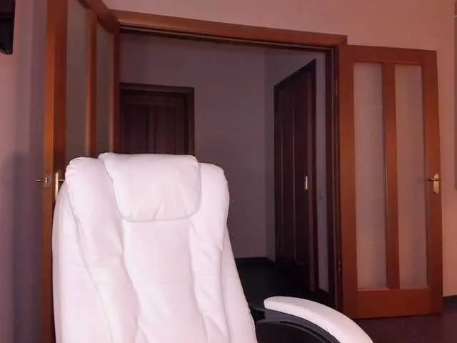 Live sex webcam photo for Julia44442 #276016930