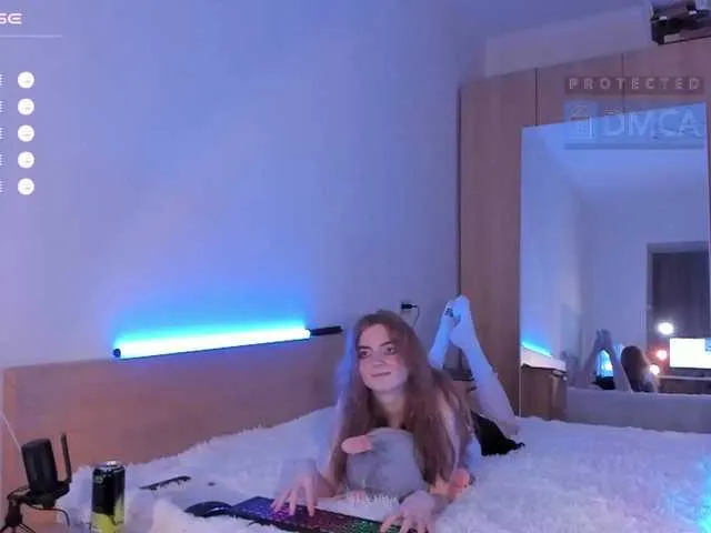 Live sex webcam photo for Julia44442 #276442218