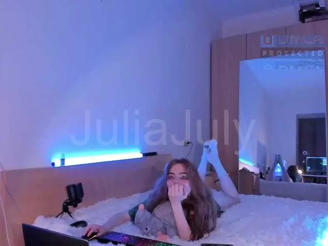 Live sex webcam photo for Julia44442 #276498281