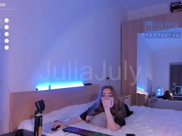 Live sex webcam photo for Julia44442 #276517281