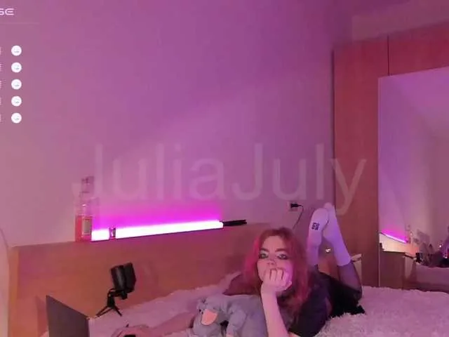 Live sex webcam photo for Julia44442 #276581508