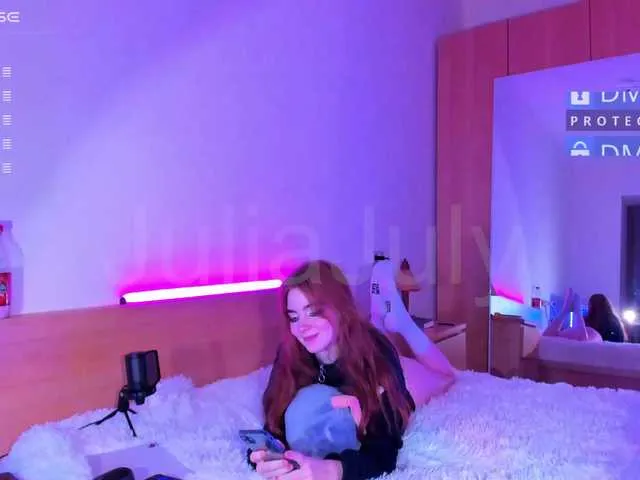 Live sex webcam photo for Julia44442 #276727212