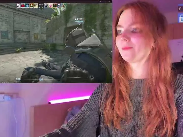 Live sex webcam photo for Julia44442 #277027750