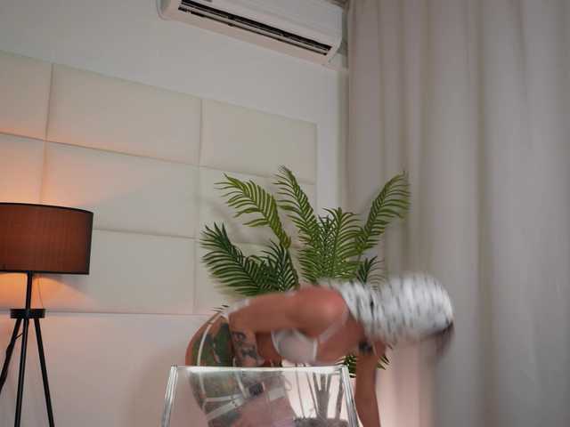 Live sex webcam photo for Julia93cherry #278296768