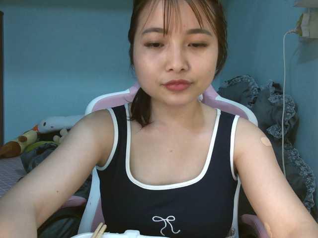 Live sex webcam photo for Julia98 #290534064