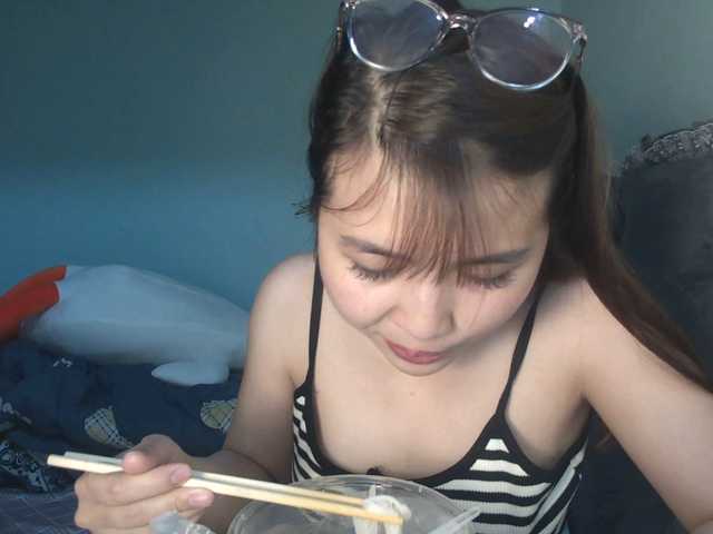 Live sex webcam photo for Julia98 #290558939