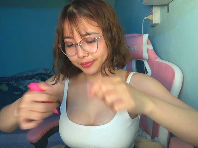 Live sex webcam photo for Julia98 #290643335