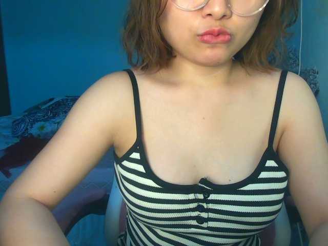 Live sex webcam photo for Julia98 #290750223