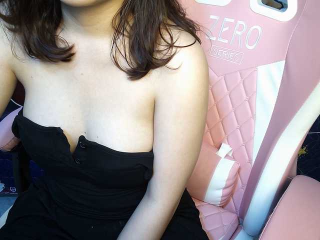 Live sex webcam photo for Julia98 #291942396