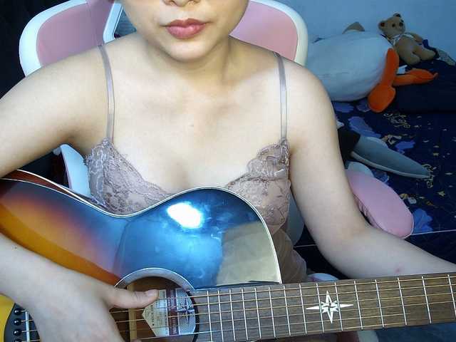 Live sex webcam photo for Julia98 #291953237