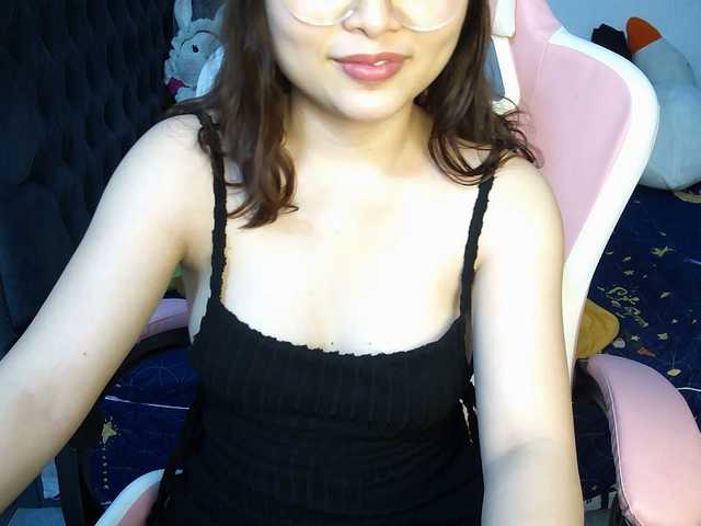 Live sex webcam photo for Julia98 #291962448