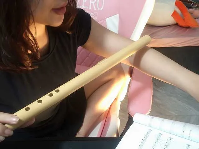 Live sex webcam photo for Julia98 #292100711