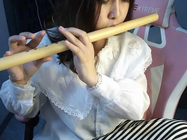 Live sex webcam photo for Julia98 #292167563