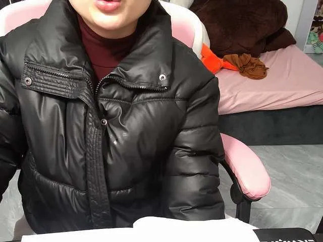 Live sex webcam photo for Julia98 #292300864