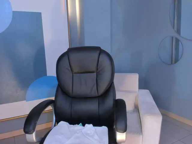Live sex webcam photo for JuliaBaxter #276715616
