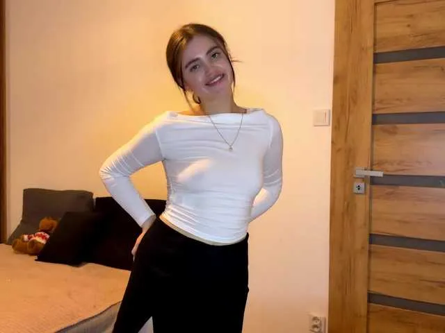 Live sex webcam photo for JuliaCarter #290419479