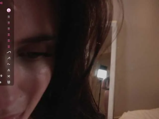 Live sex webcam photo for JuliaCarter #290893104