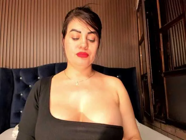 Live sex webcam photo for JuliaDawson #275794862