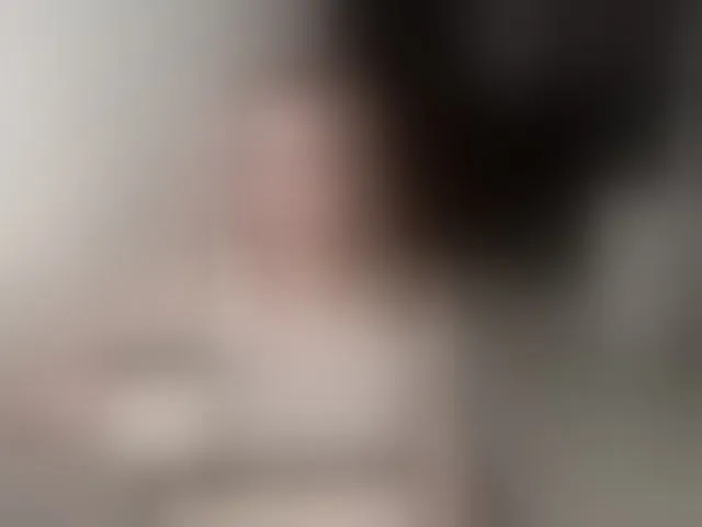Live sex webcam photo for JuliaDoll #293177699