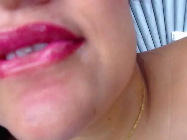 Live sex webcam photo for JuliaHaye #271866650