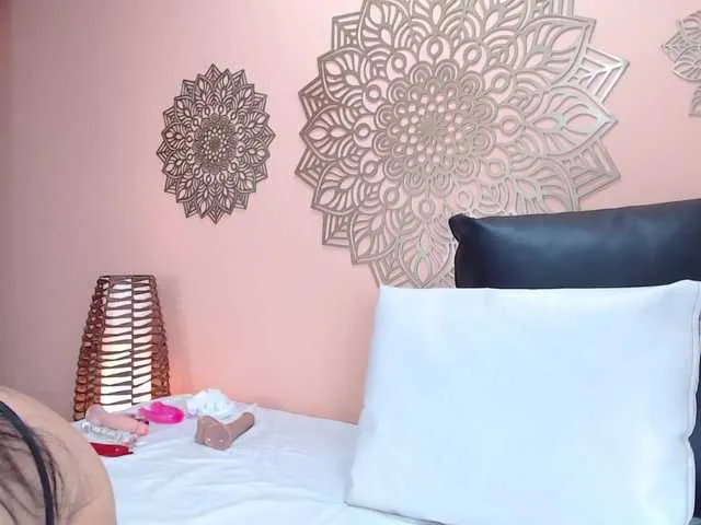 Live sex webcam photo for JuliaHaye #272277871