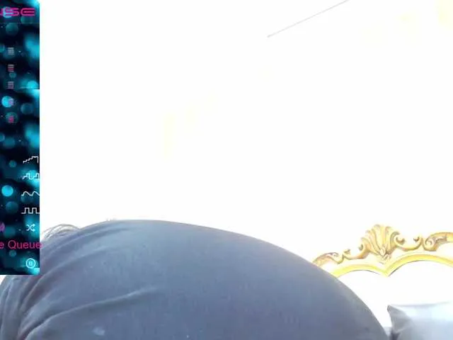 Live sex webcam photo for JuliaHaye #272783578