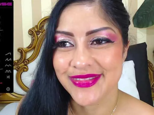 Live sex webcam photo for JuliaHaye #272927834