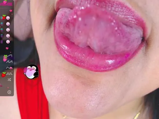 Live sex webcam photo for JuliaHaye #274072408