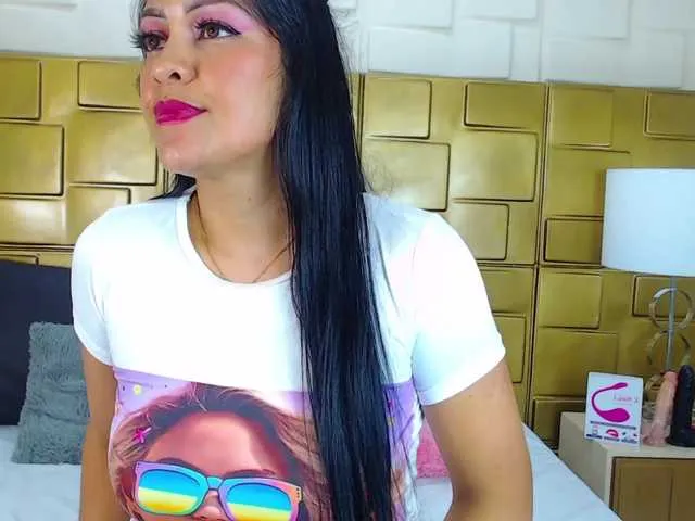 Live sex webcam photo for JuliaHaye #274372370