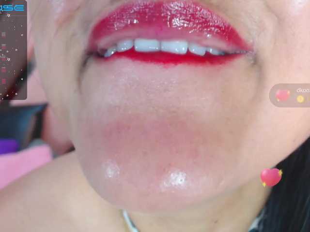 Live sex webcam photo for JuliaHaye #274611643